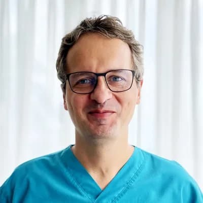Dr. Dominik Dziura, Gynaecologist and Specialist in Reproductive Medicine chez Christ Church, Barbados